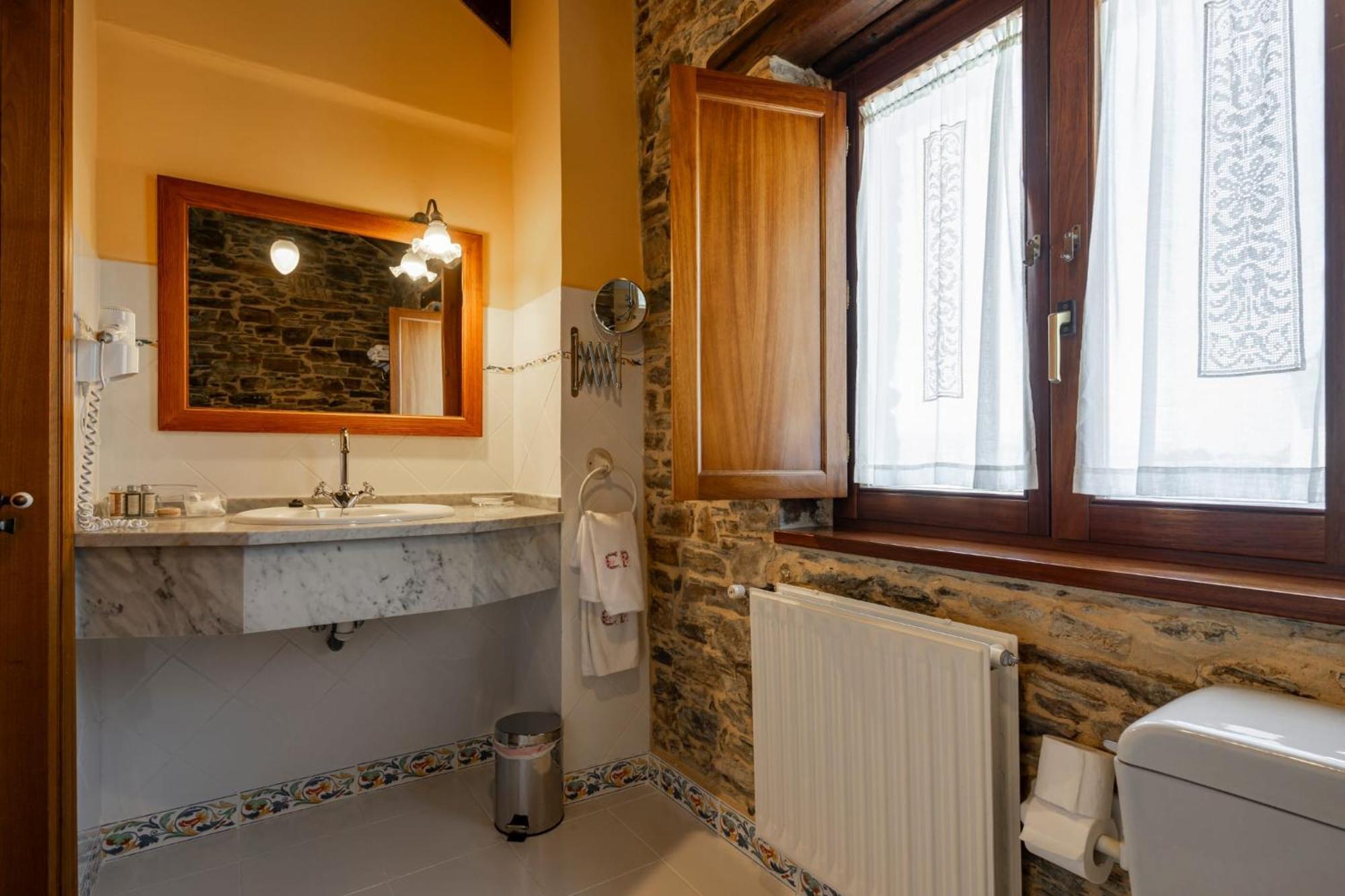 Casa Peleyon Bed & Breakfast กาสโตรโพล ภายนอก รูปภาพ