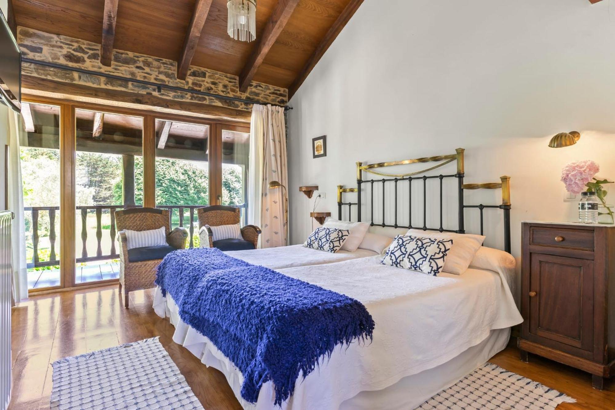 Casa Peleyon Bed & Breakfast กาสโตรโพล ภายนอก รูปภาพ