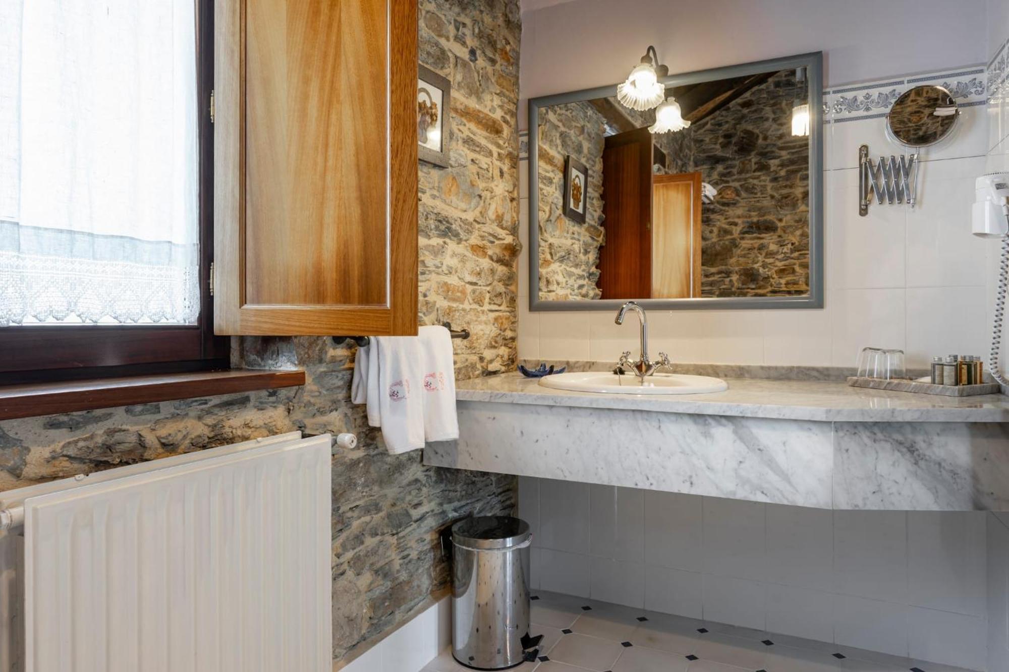 Casa Peleyon Bed & Breakfast กาสโตรโพล ภายนอก รูปภาพ