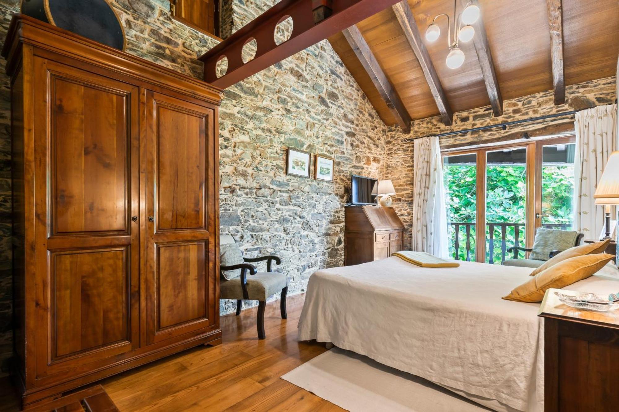 Casa Peleyon Bed & Breakfast กาสโตรโพล ภายนอก รูปภาพ