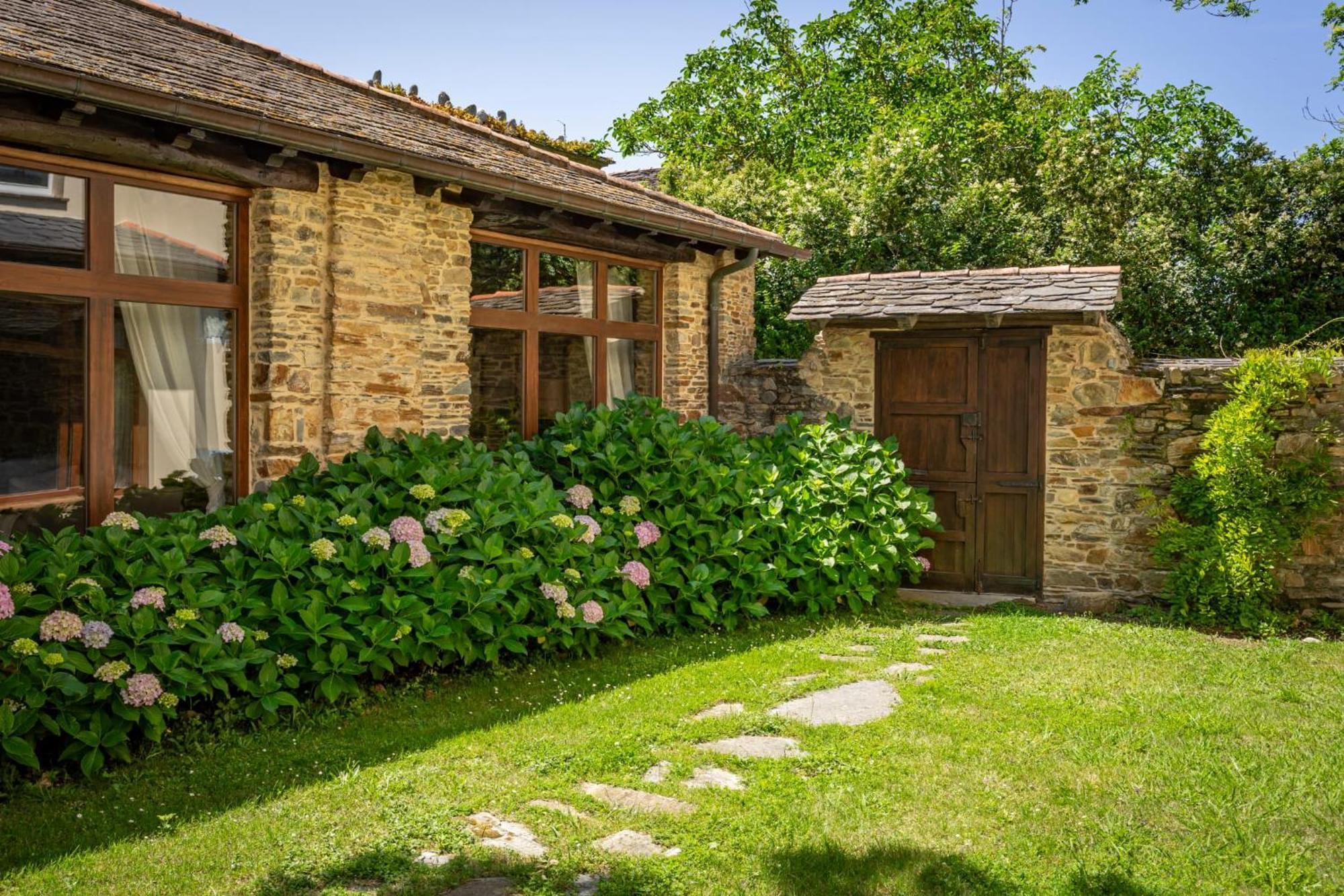 Casa Peleyon Bed & Breakfast กาสโตรโพล ภายนอก รูปภาพ