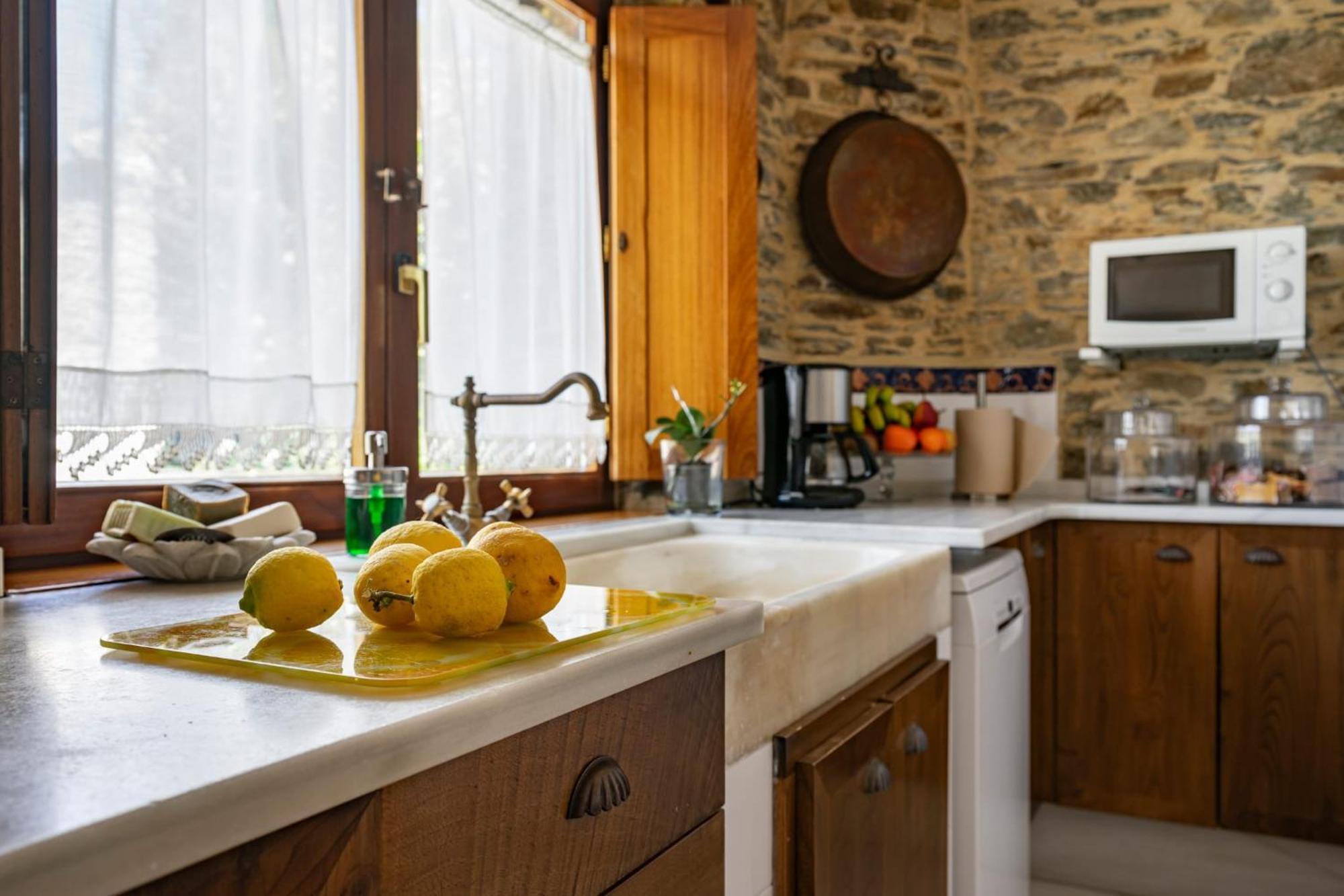 Casa Peleyon Bed & Breakfast กาสโตรโพล ภายนอก รูปภาพ