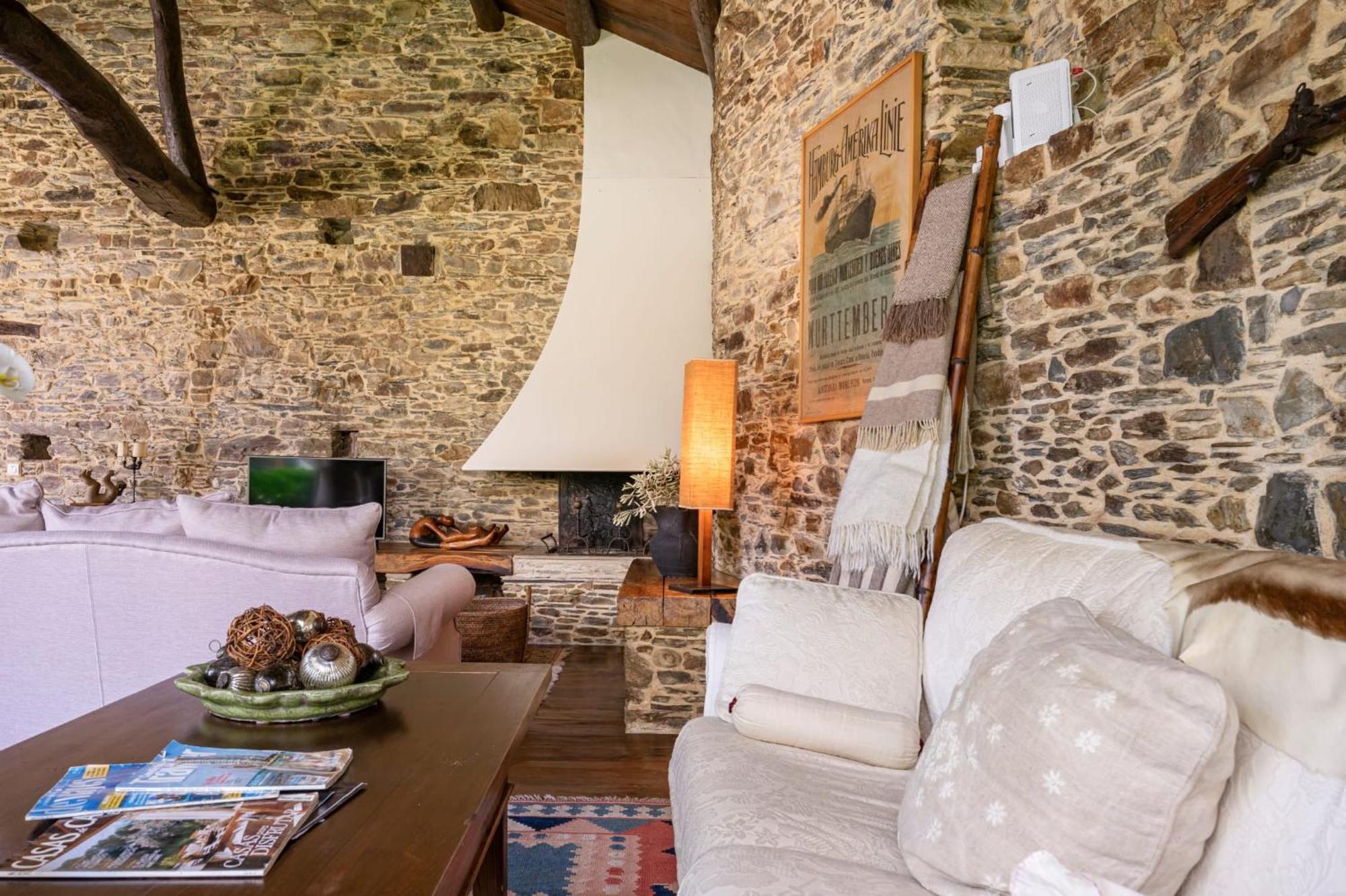 Casa Peleyon Bed & Breakfast กาสโตรโพล ภายนอก รูปภาพ