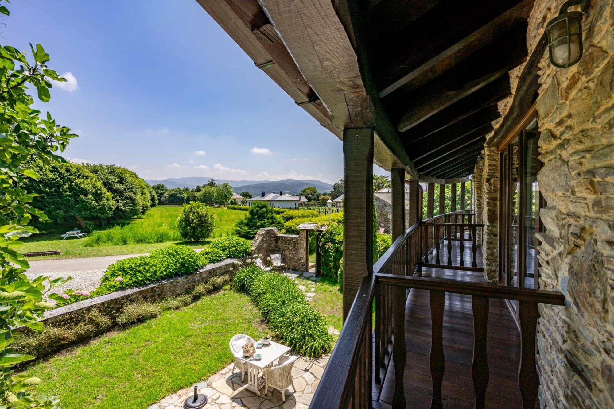 Casa Peleyon Bed & Breakfast กาสโตรโพล ภายนอก รูปภาพ