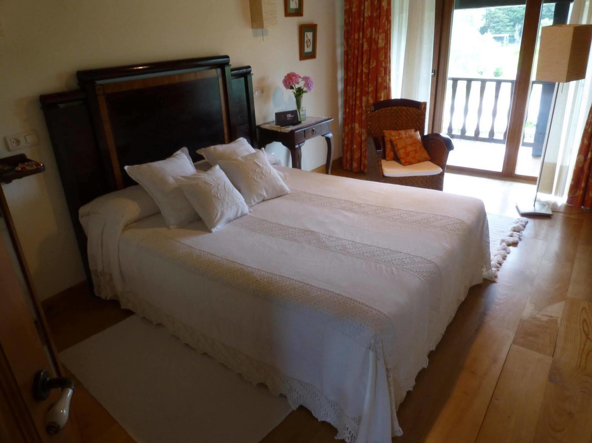 Casa Peleyon Bed & Breakfast กาสโตรโพล ภายนอก รูปภาพ
