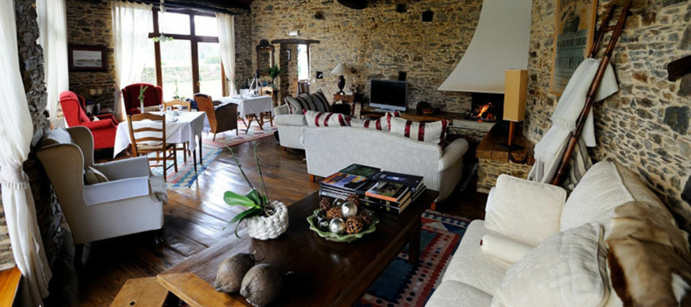 Casa Peleyon Bed & Breakfast กาสโตรโพล ภายนอก รูปภาพ